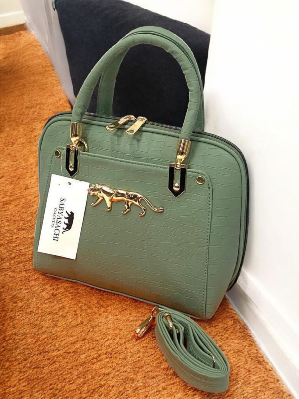 Sabyasachi Premium Handbag 🐆