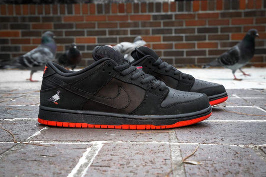 NIK SB DUNK NYC PIGEON BLACK