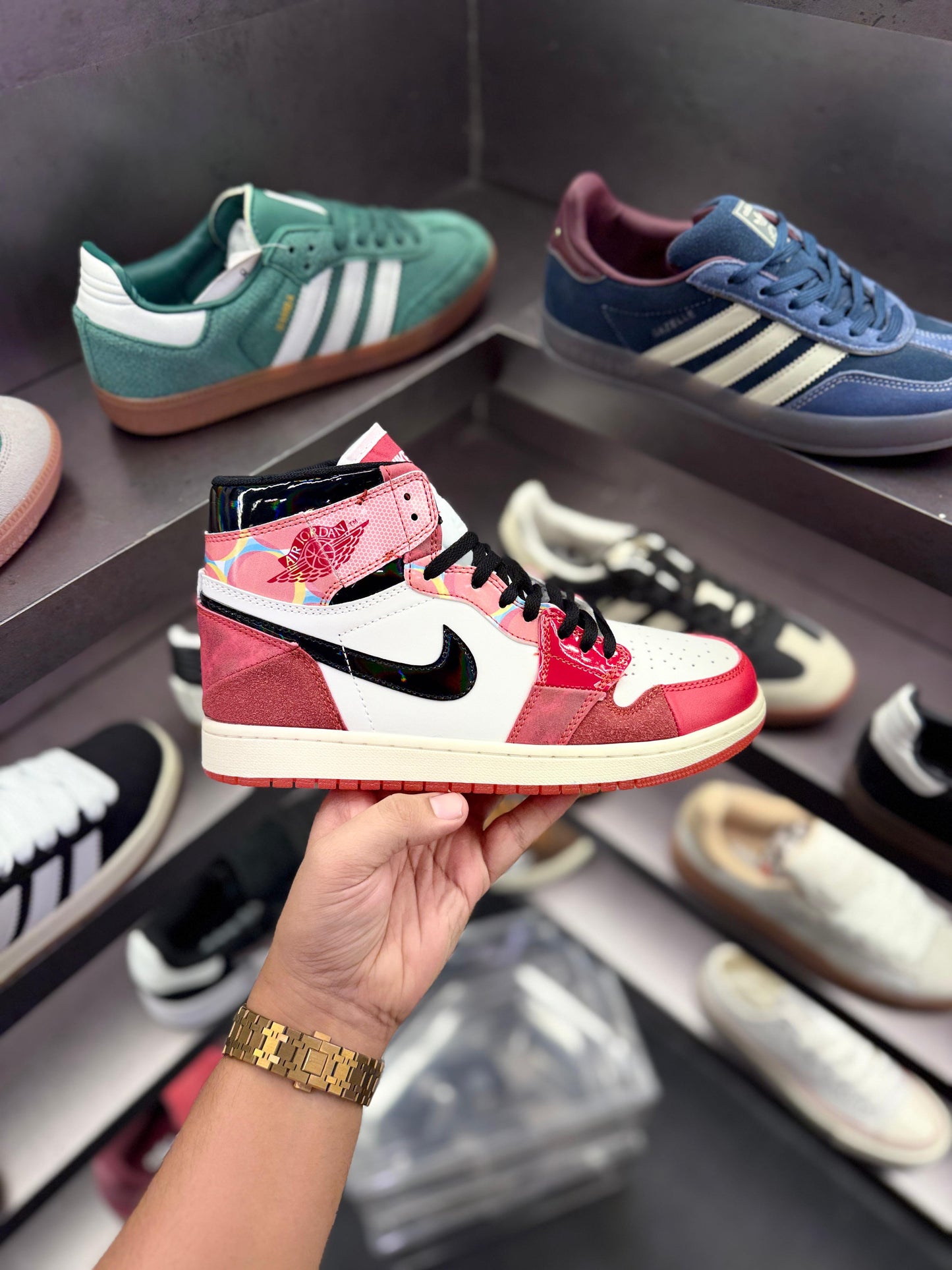 AIR JORDAN RETRO 1 MID SPIDERMAN